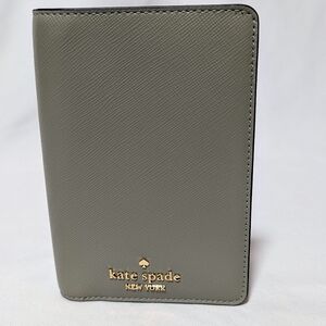 Kate Spade New York Passport Holder Wallet Pebbled Leather Oyster NWT